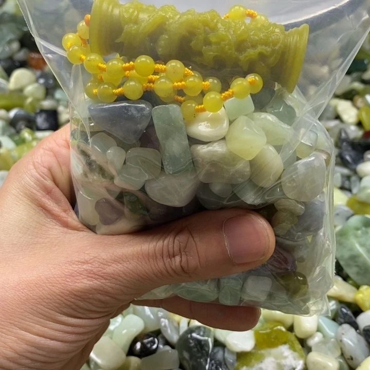 蛇纹石玉鱼缸石未镶嵌