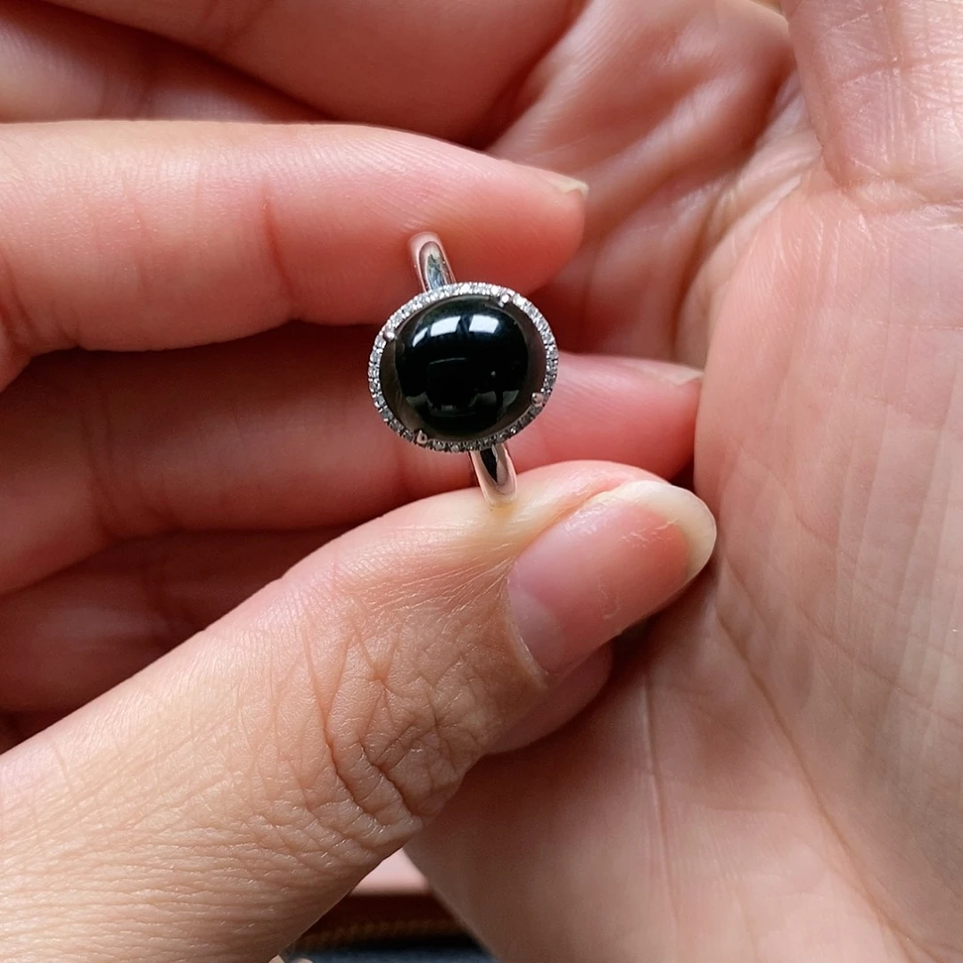 翡翠戒指18K金镶嵌墨翠