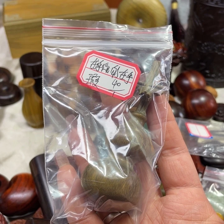维腊木（绿檀）在****乎11111