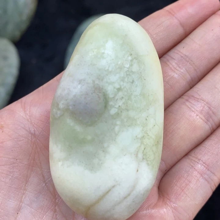 未镶嵌和田玉（糖玉）挂件