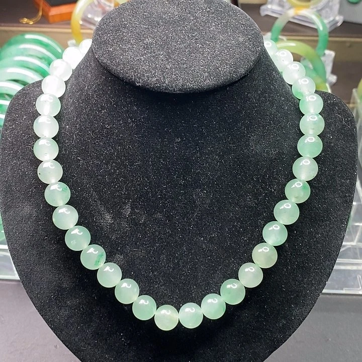 石英质玉颈饰未镶嵌