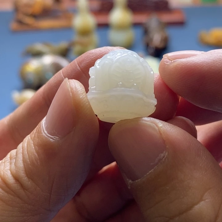 用***2和田玉未镶嵌颈饰