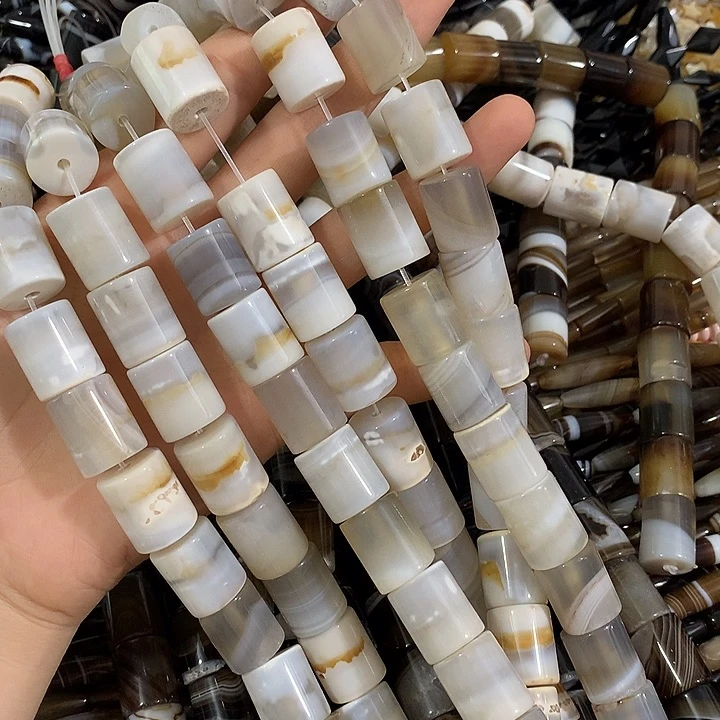 一条大号奶油白玛瑙桶珠