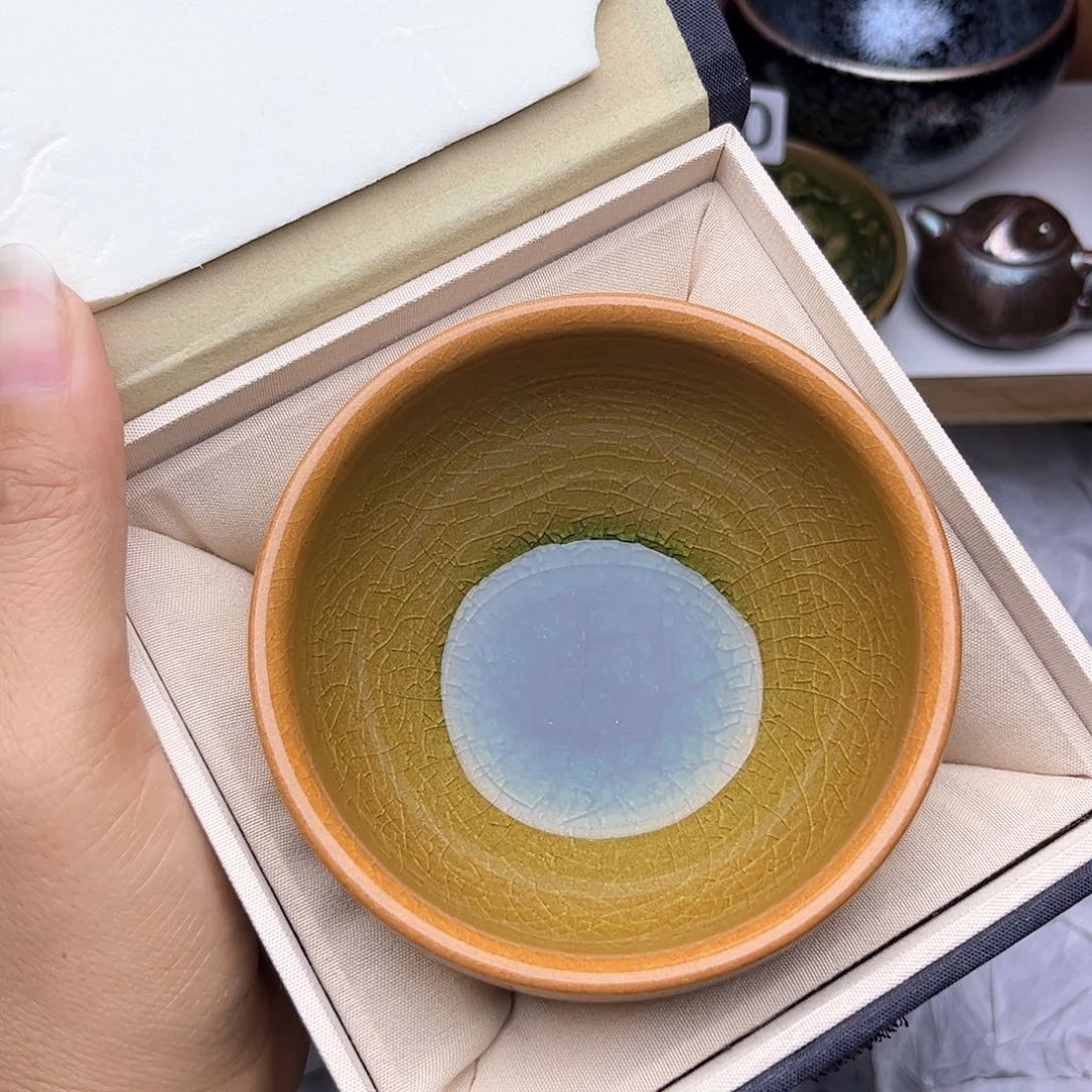 茶盏您好他超级显腿长