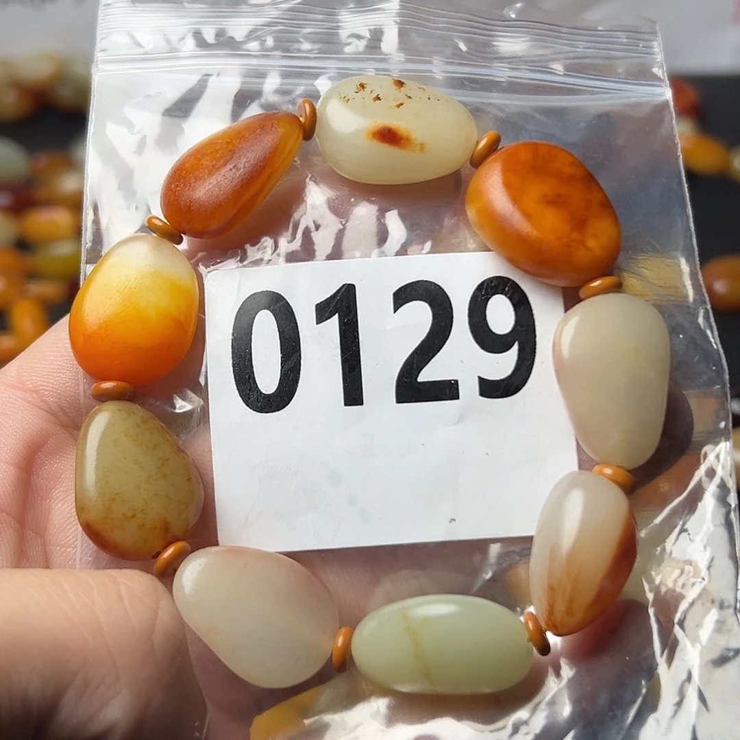 和田玉未镶嵌手串