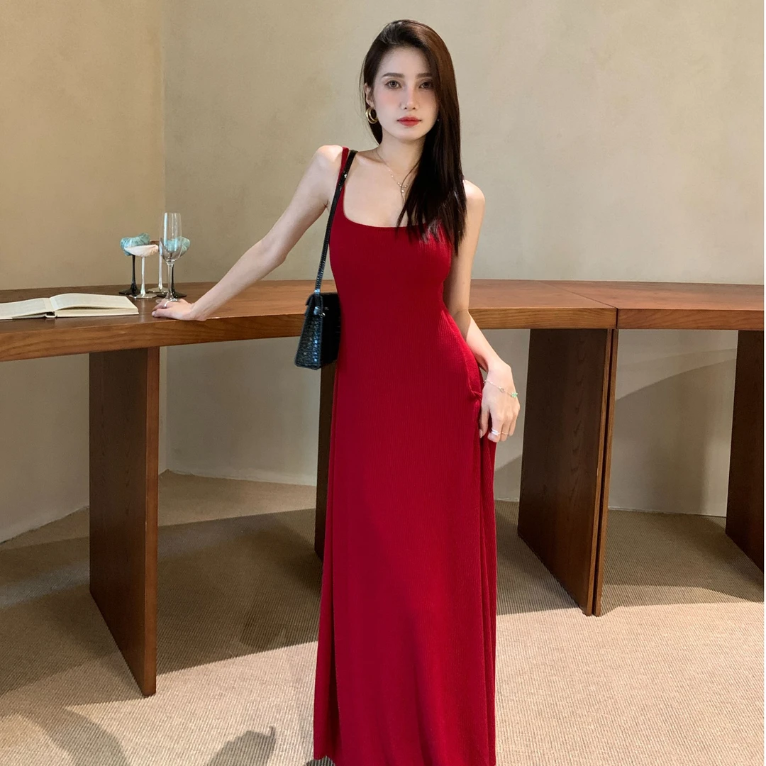 【单裙子】机场穿搭法式带胸垫吊带裙夏季新款纯欲风简约无袖连衣裙