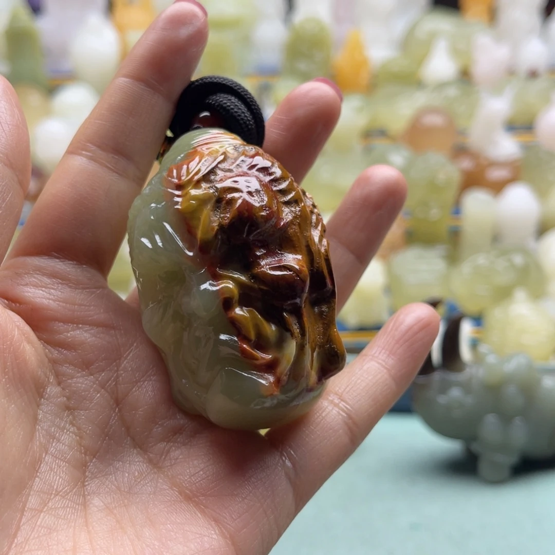 海***山天然雕刻桌面小摆件