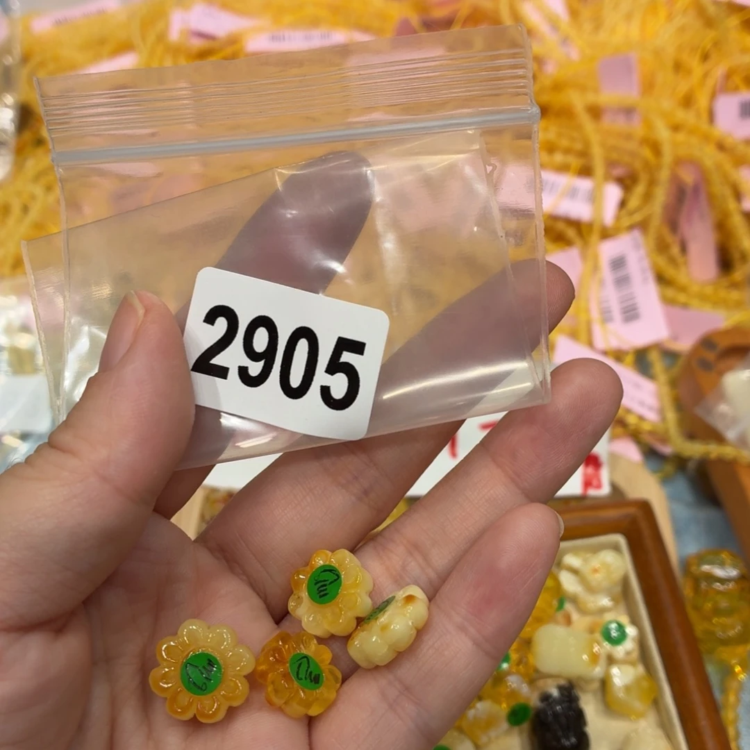 Y***｀琥珀未镶嵌珠宝奇石