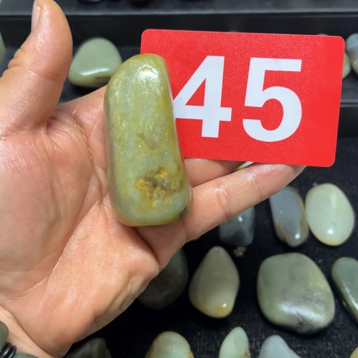 和田玉（糖玉）未镶嵌挂件