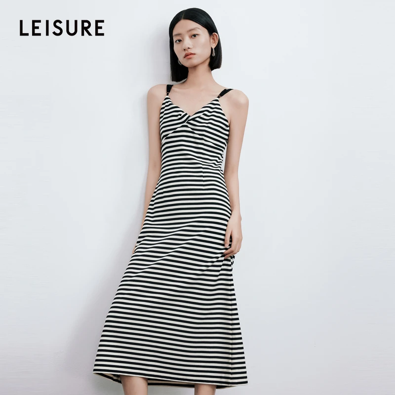 三彩丽雪【商场同款】25春度假风扭结条纹修身吊带针织连衣裙女