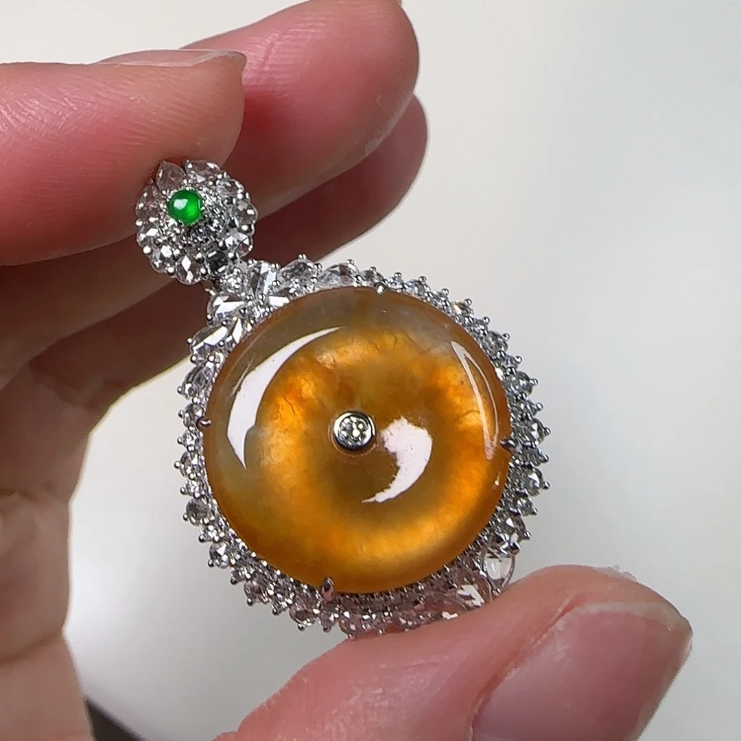 翡翠18K金镶嵌颈饰天然翡翠