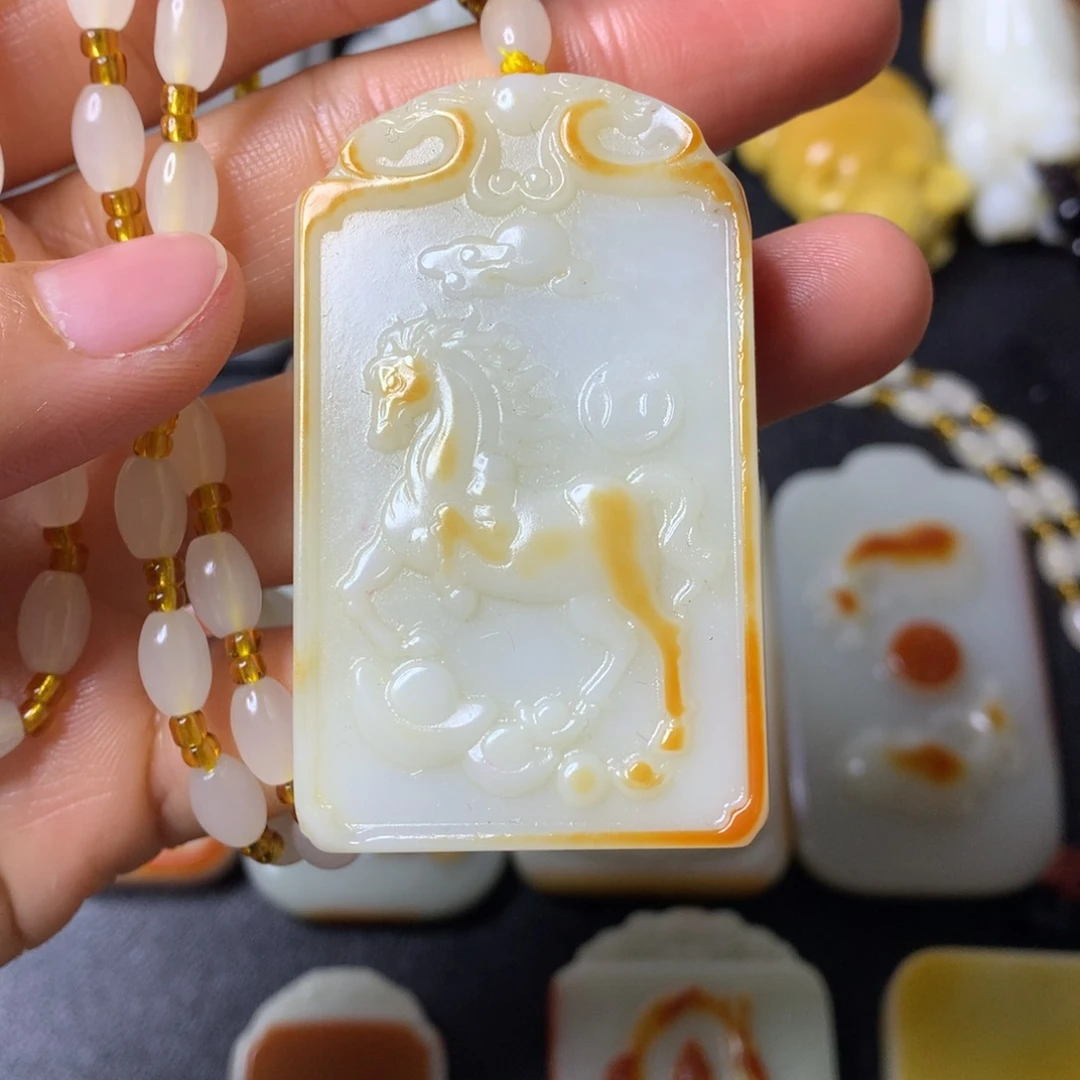 和田玉颈饰未镶嵌