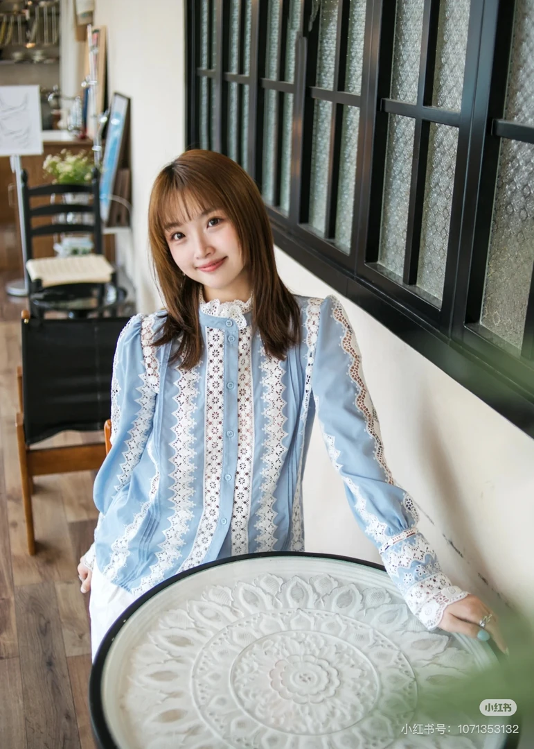 ES.南油原创法式复古优雅小立领蓝色重工刺绣镂空显瘦衬衫春夏