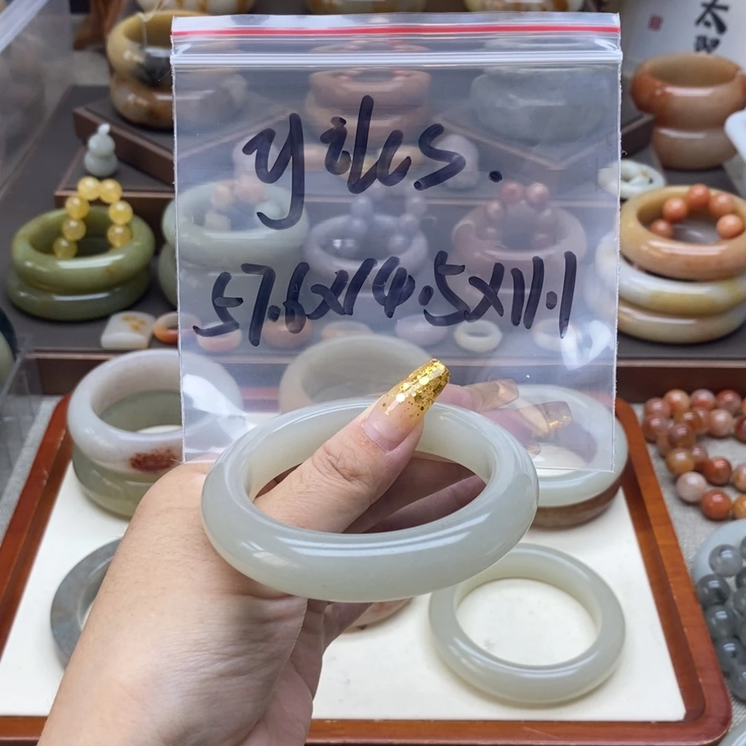 石英质玉手镯合金y****?