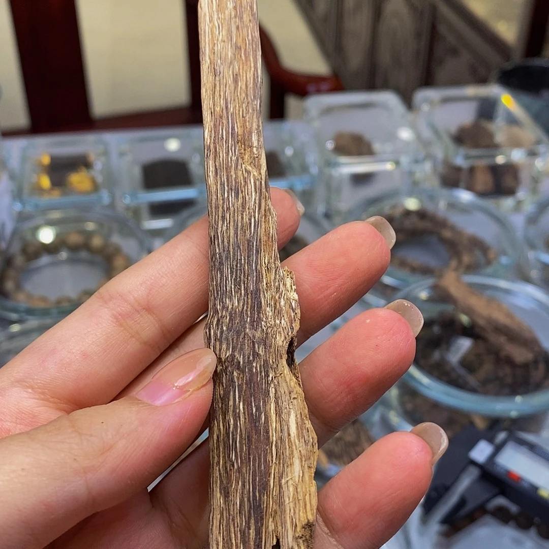 沉香碎屑沉香D43越南芽庄虫漏6克