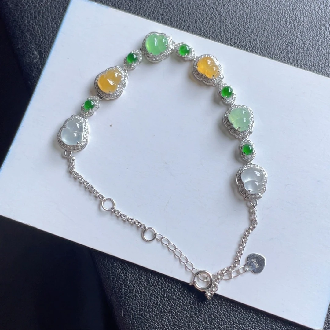 翡翠18K金镶嵌颈饰翡翠