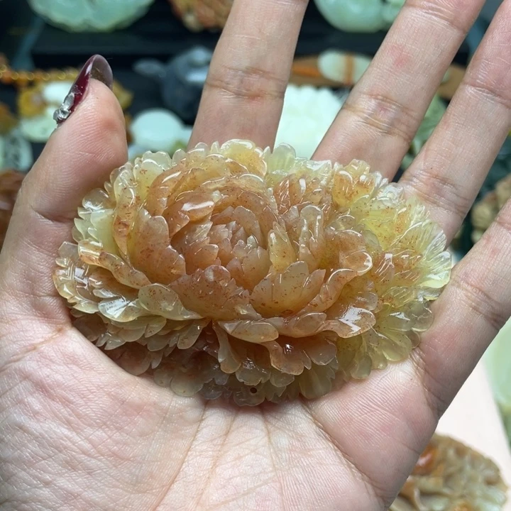 泓***ì蛇纹石玉未镶嵌颈饰