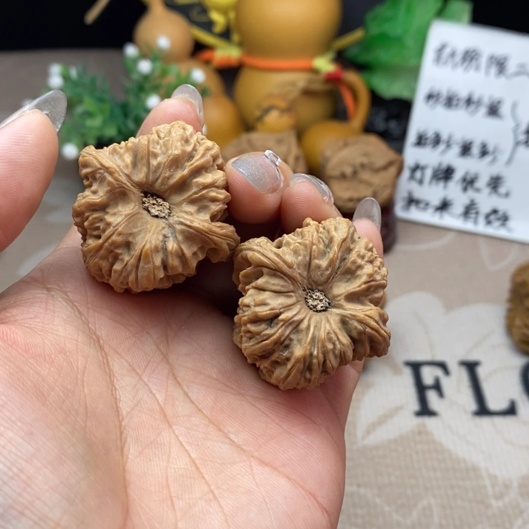 文玩核桃吊坠南疆