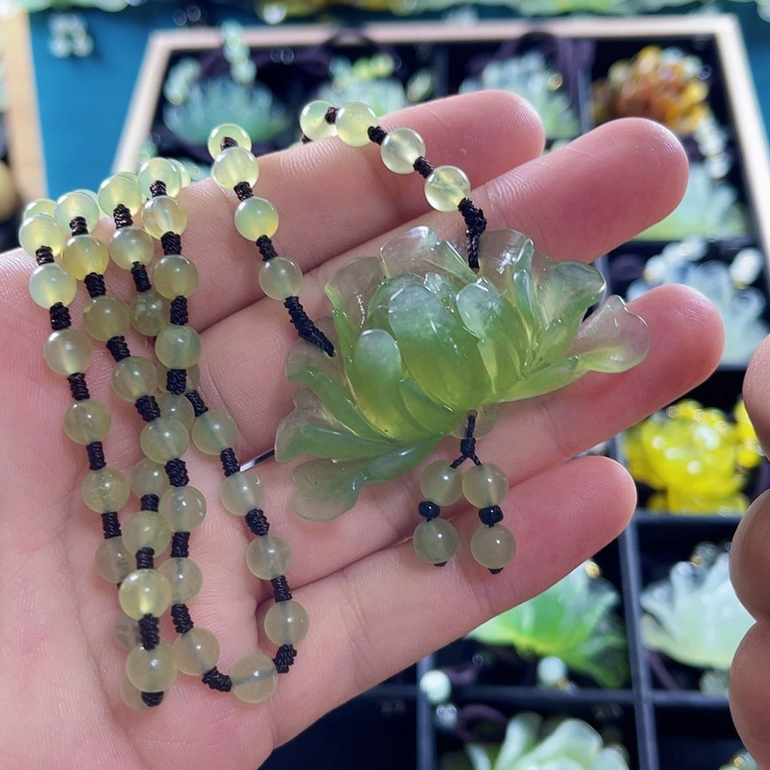 蛇纹石玉颈饰未镶嵌