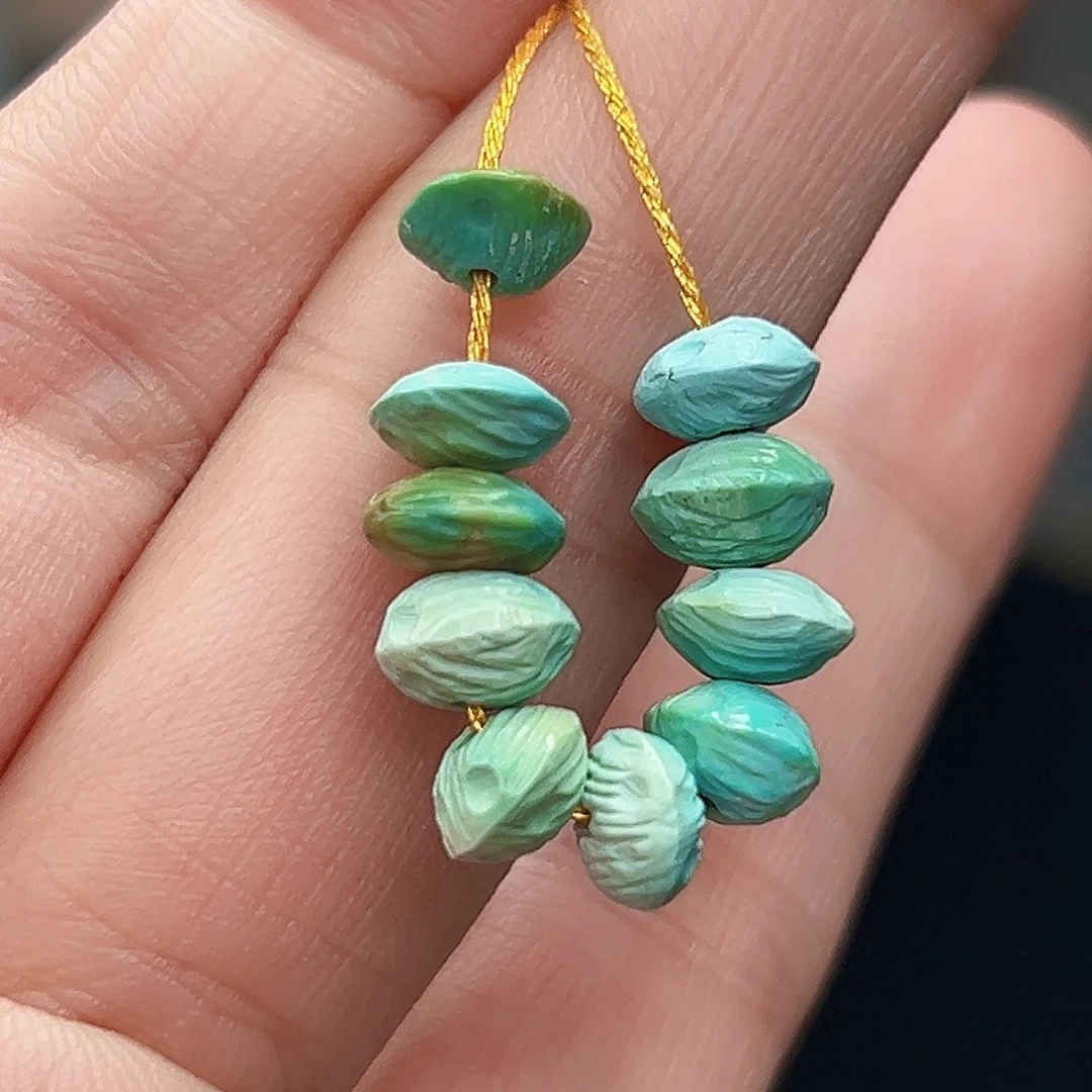 绿松石未镶嵌珠宝奇石