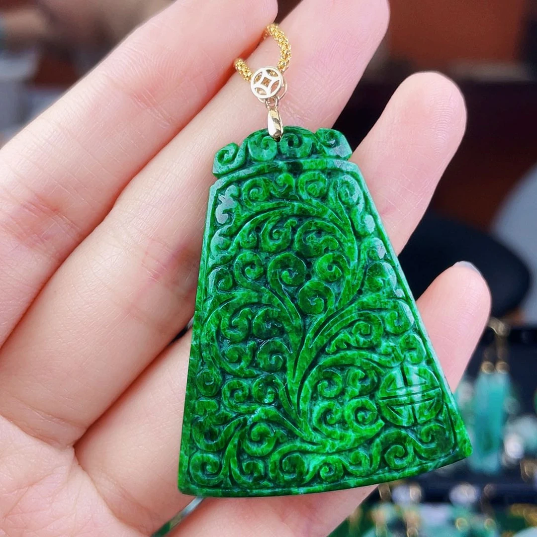 翡翠18K金镶嵌颈饰饰品