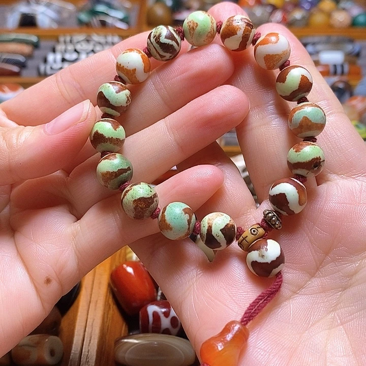 叶***子未镶嵌颈饰玛瑙/玉髓