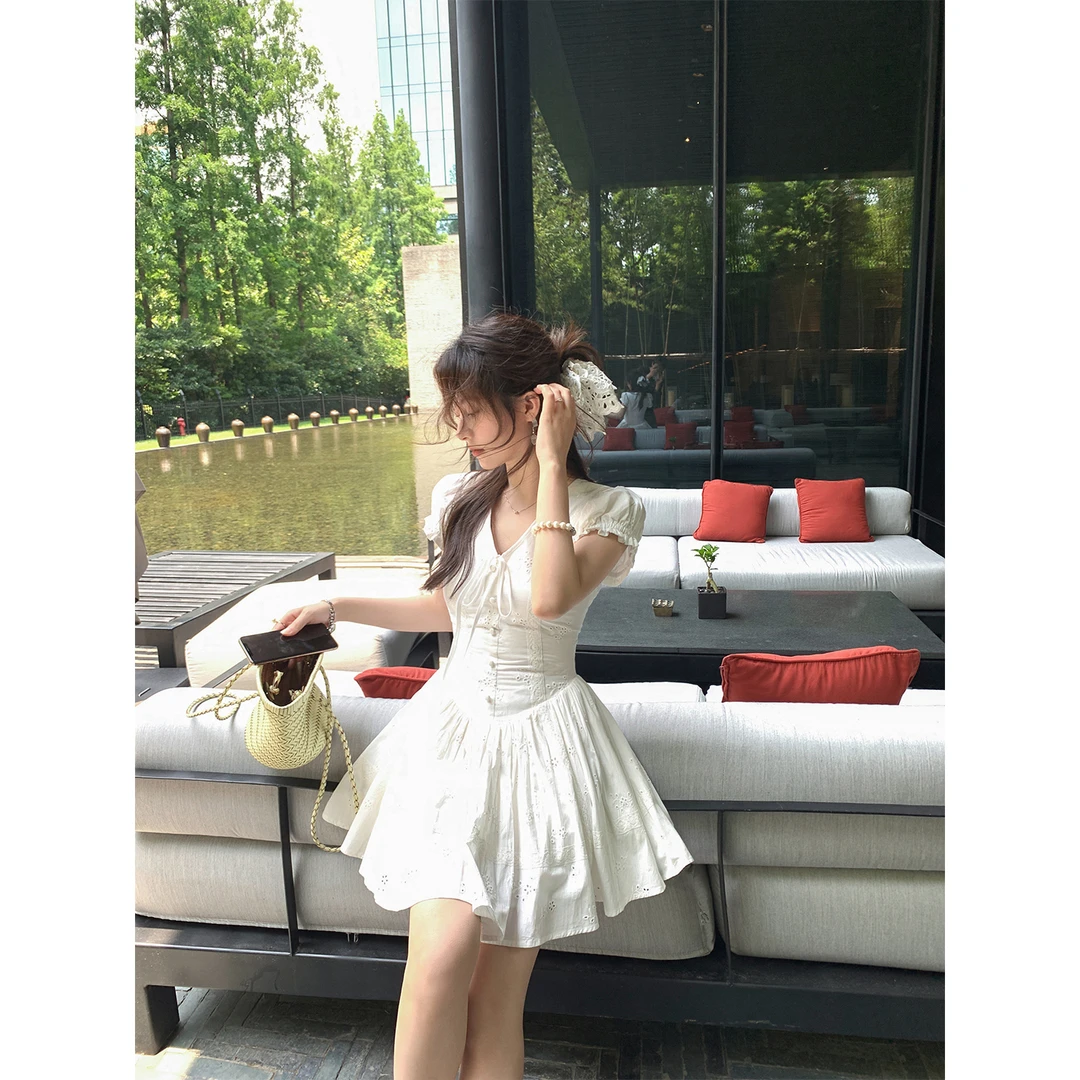 ADA MISS气质V领100%长绒棉重工刺绣连衣裙芭蕾风短裙女夏季新款