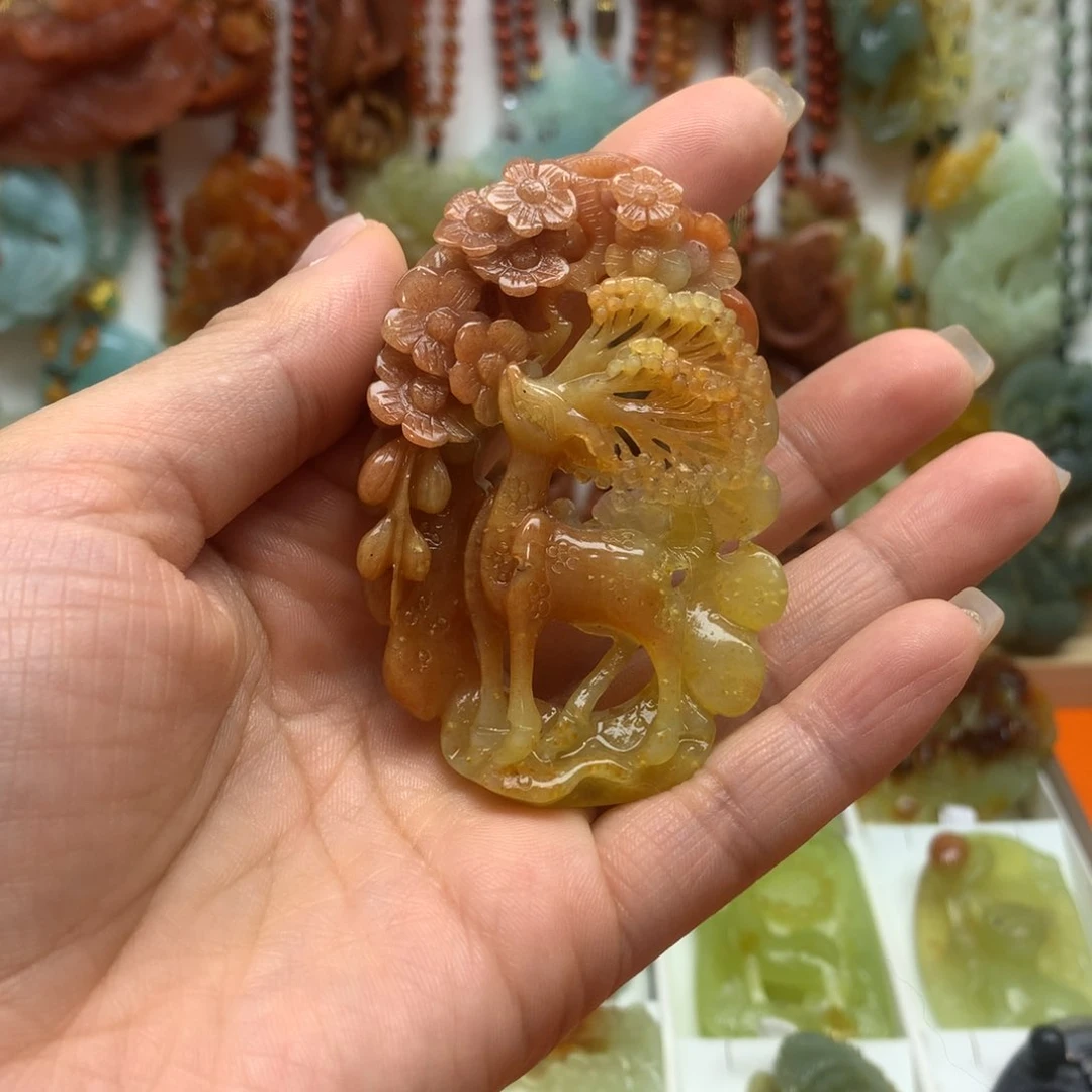 蛇纹石玉颈饰未镶嵌