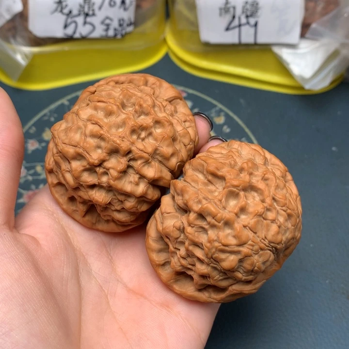 -***伟把件文玩核桃56-25722-0