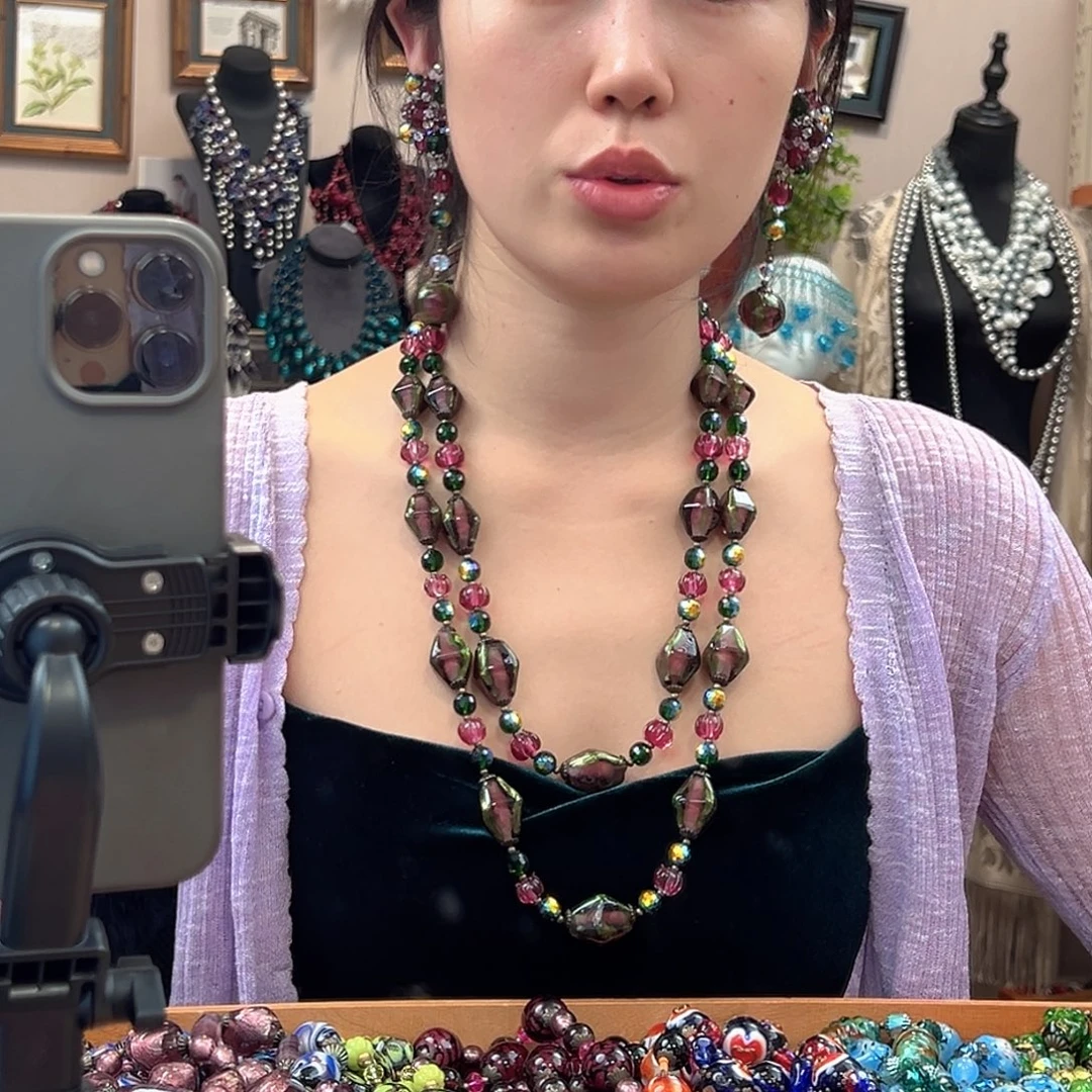 自***约颈饰玻璃编号1541 一套