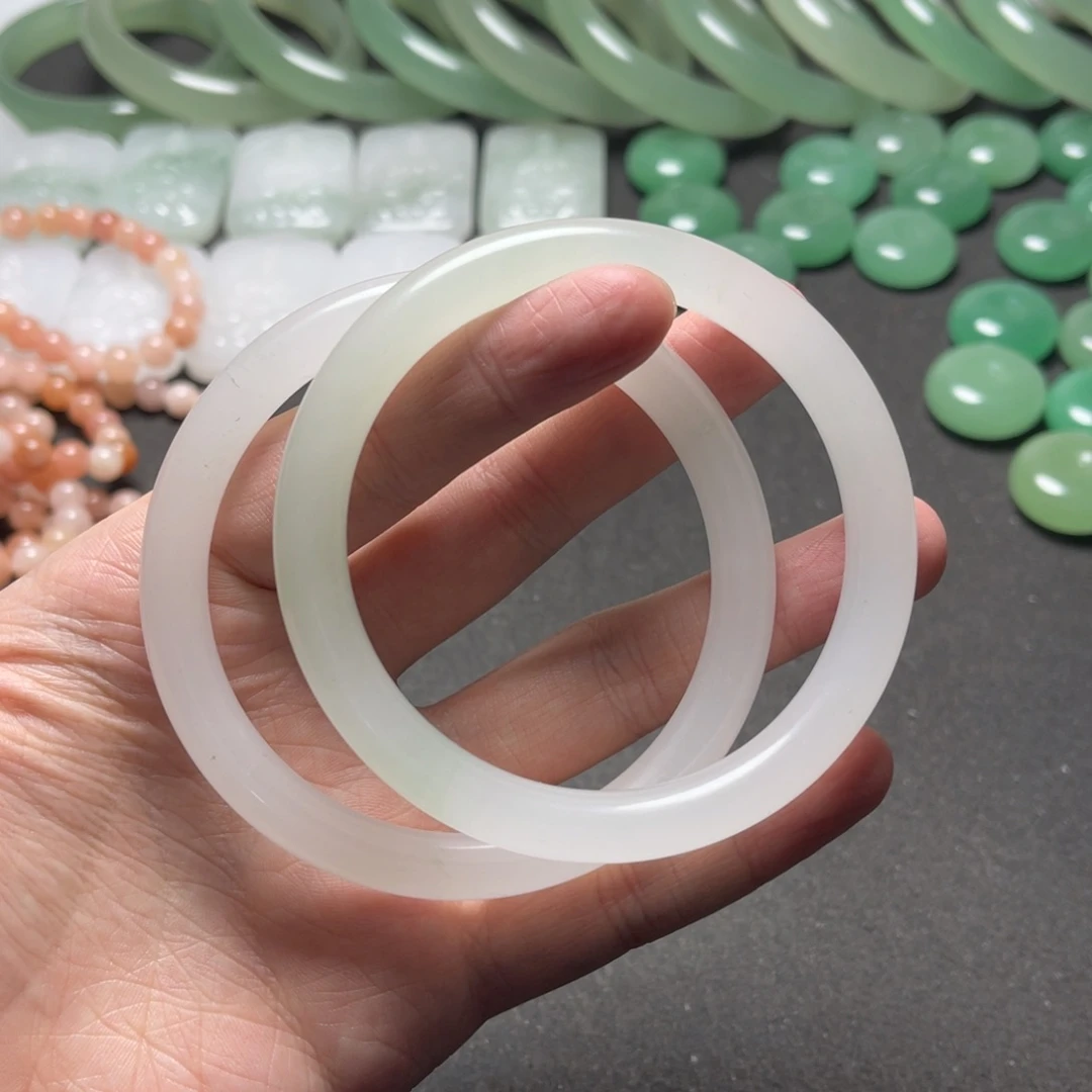 颈饰未镶嵌石英质玉濄*栒