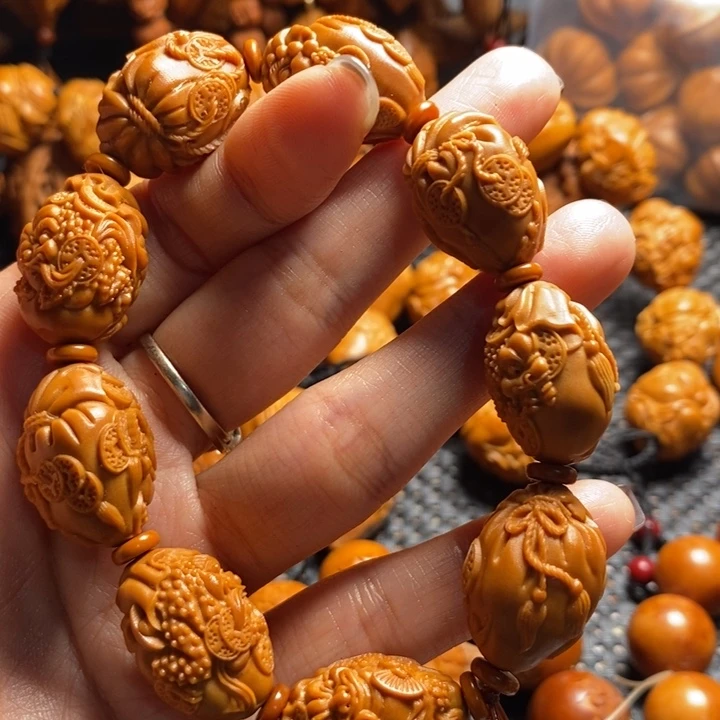 吊坠橄榄核〰️钱袋金蟾
