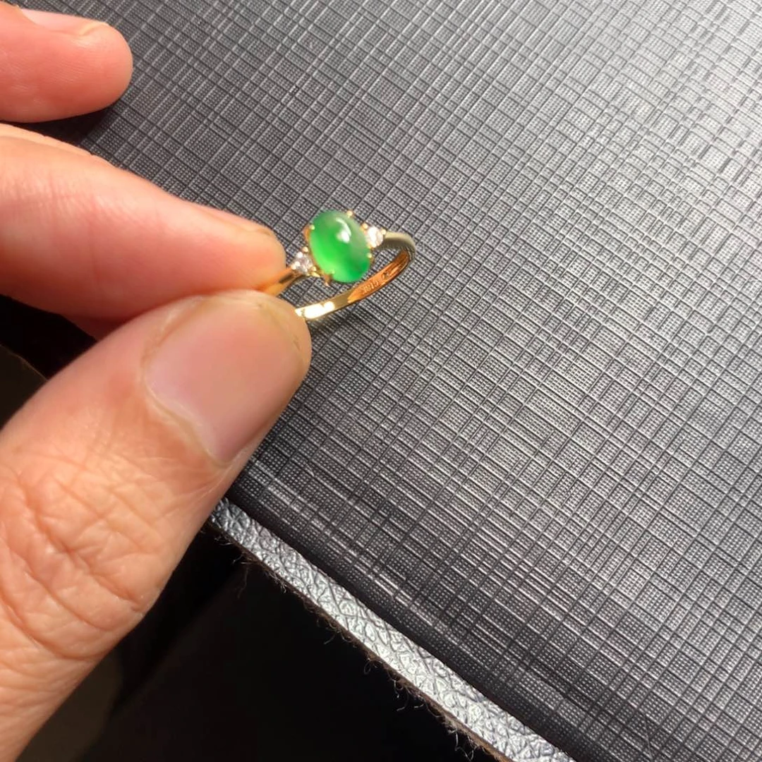 翡翠18K金镶嵌颈饰翡翠