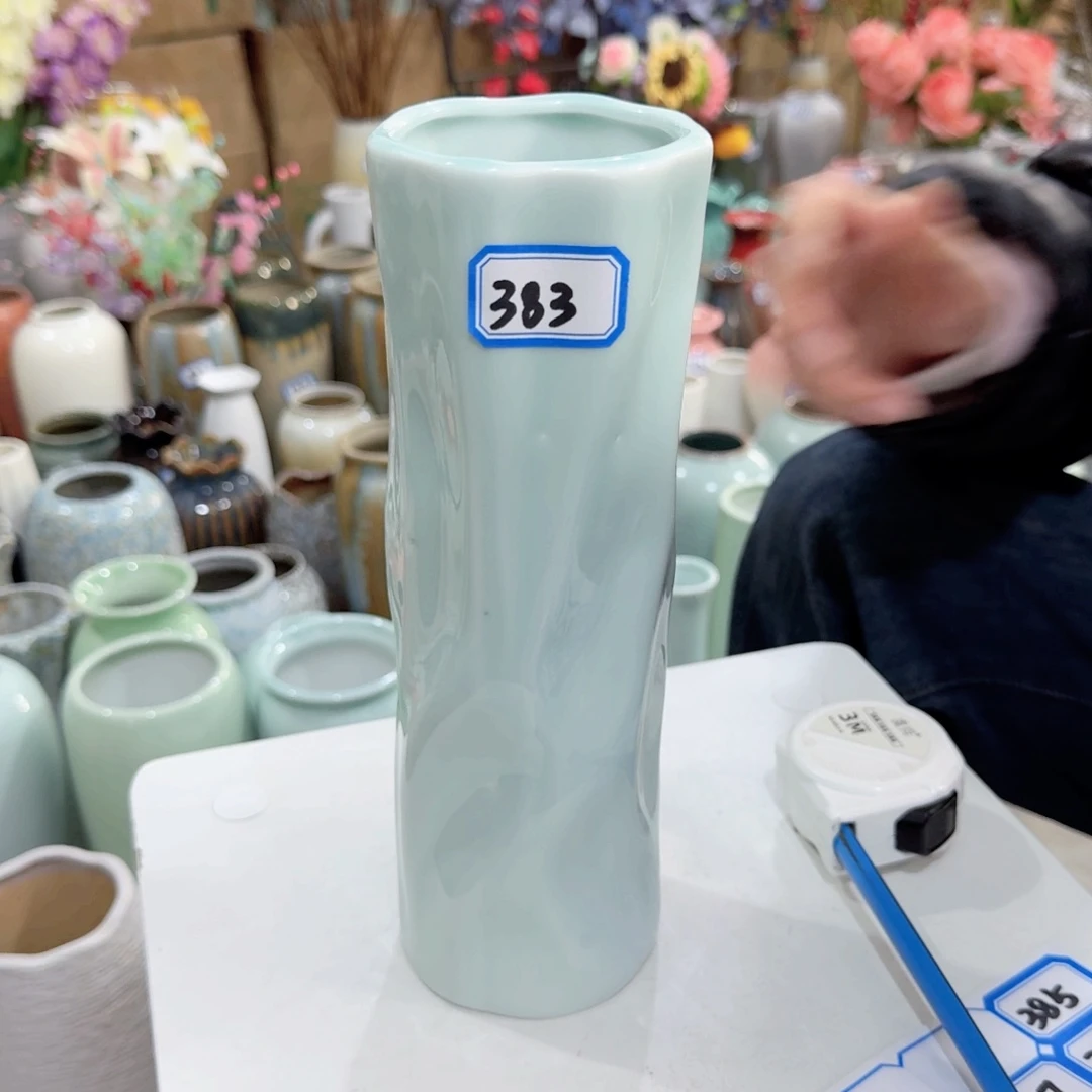 春***2383号陶瓷高25厘米瑕疵一个