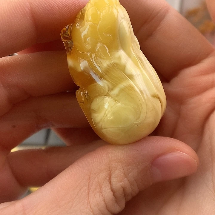 琥珀未镶嵌颈饰71