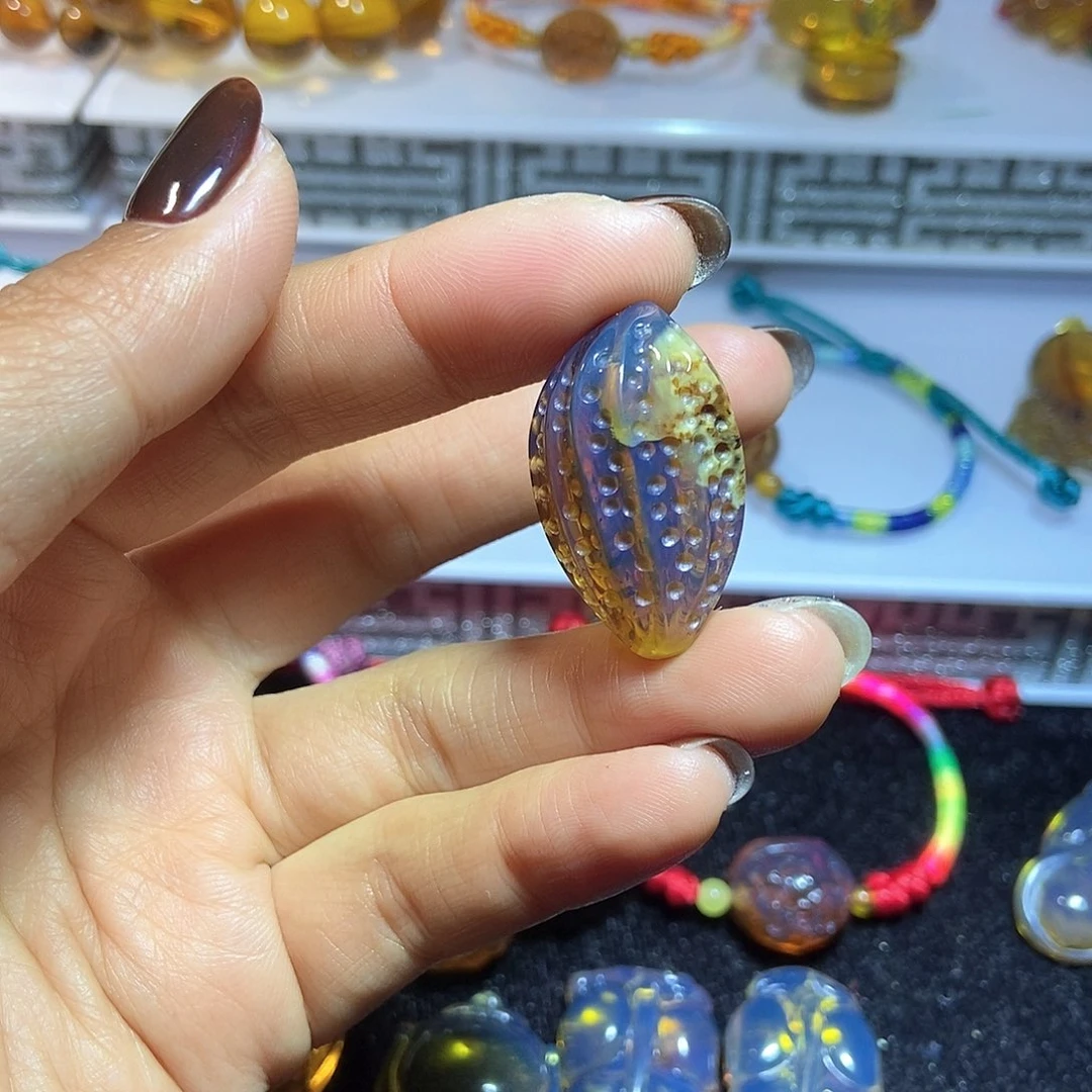 未镶嵌颈饰植物珀缅甸天然琥珀