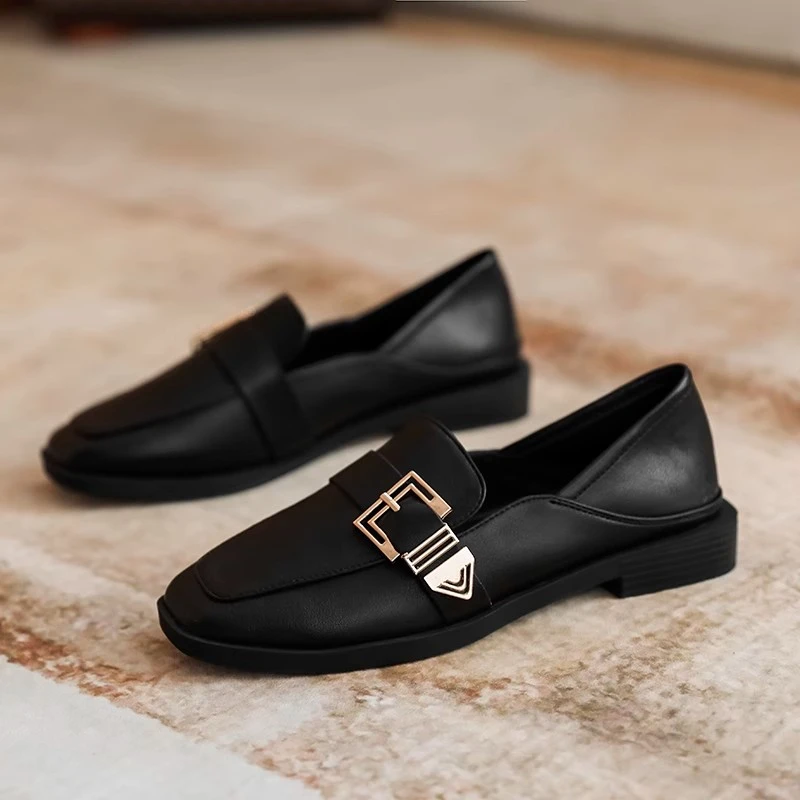 春夏黑色英伦风小皮鞋女2025新款平底单鞋软底一脚蹬小众乐福鞋女