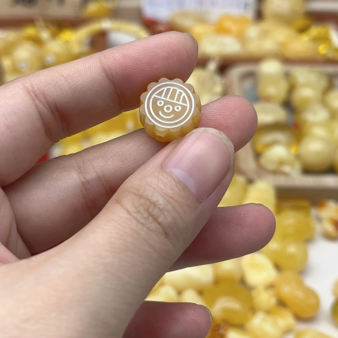 蜜蜡未镶嵌裸石配饰