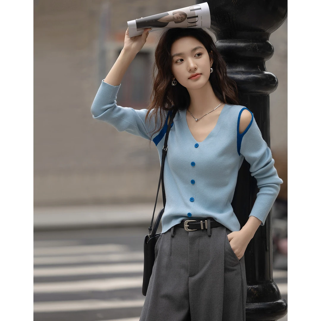 德·玛纳专柜服饰轻氧海盐韩风镂空撞色V领线衫高弹舒适长袖针织衫