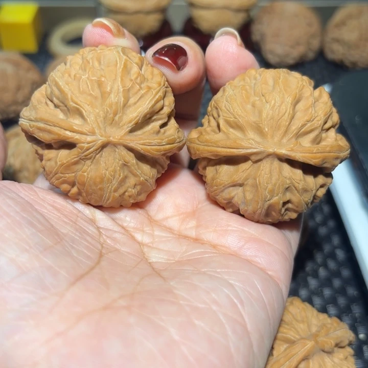 文玩核桃吊坠42宫灯一对核桃