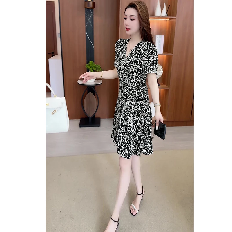 连衣裙B7220 2025夏季新款小个子时尚绑带高腰减龄V领时尚中长裙