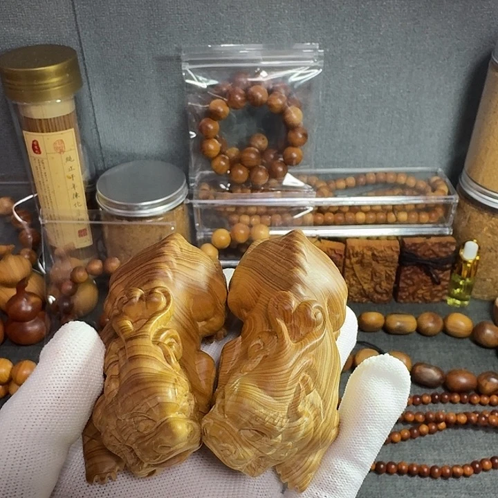 柏木（崖柏）信*游崖柏鸡油黄貔貅一对