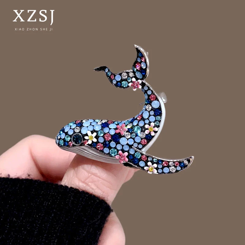 铜锆石胸针 设计师款蓝鲸鱼胸花女小众海洋生物轻奢胸花高档配饰