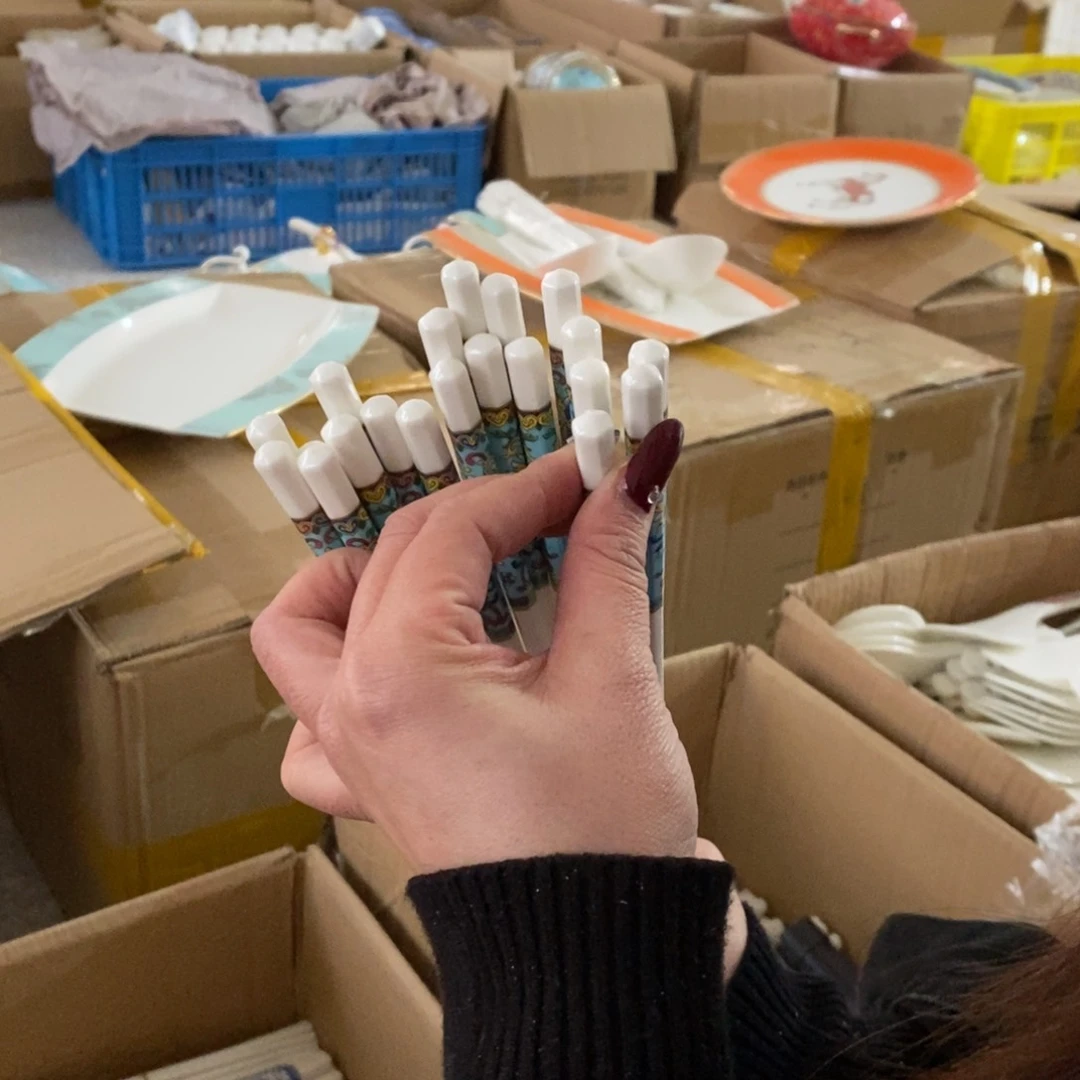 陶瓷十双缠六方，，，，，，，，，