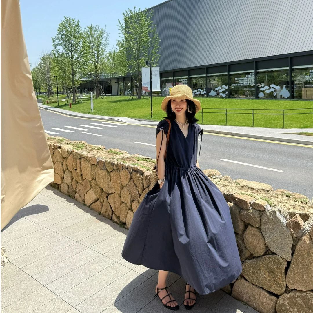 【慢时光】设计感背心裙V领抽带显瘦高腰连衣裙