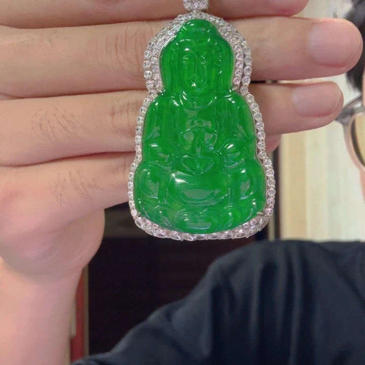 卡***儿翡翠银S925镶嵌颈饰吊坠