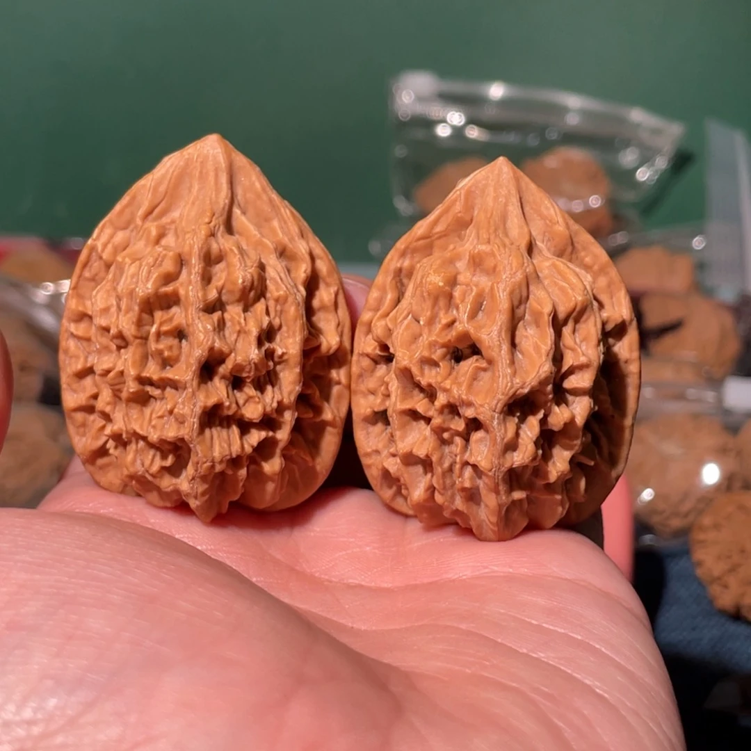 文玩核桃把件北***生5999999999。