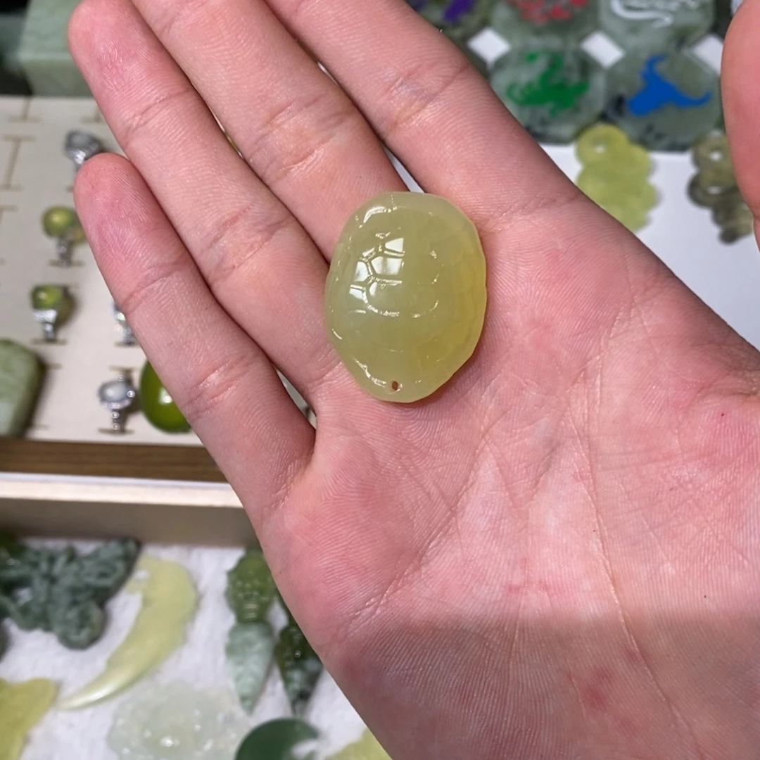 未镶嵌岫玉吊坠(不含链)