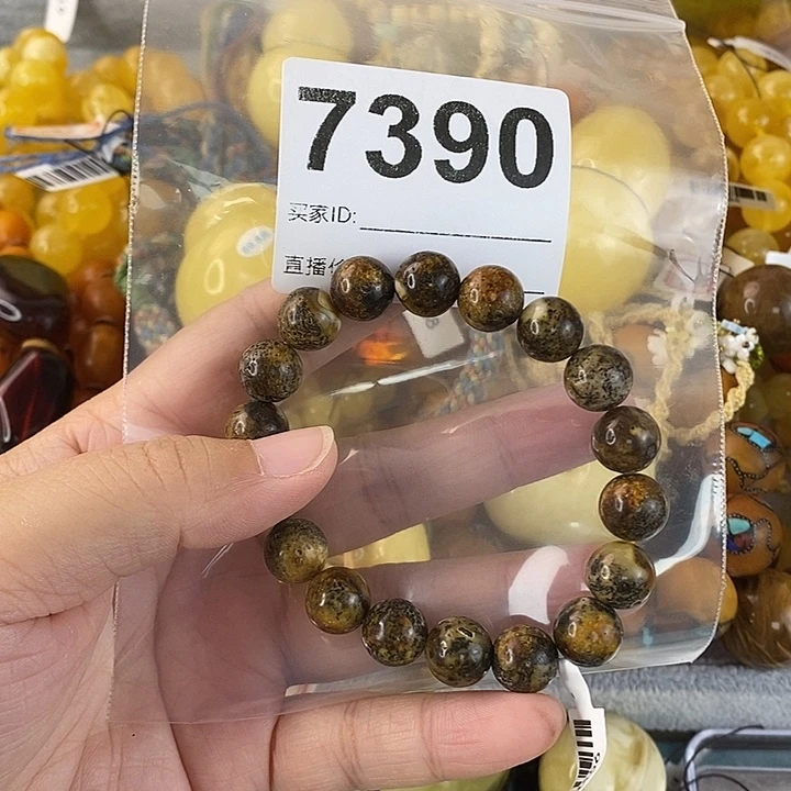 蜜蜡未镶嵌珠宝奇石