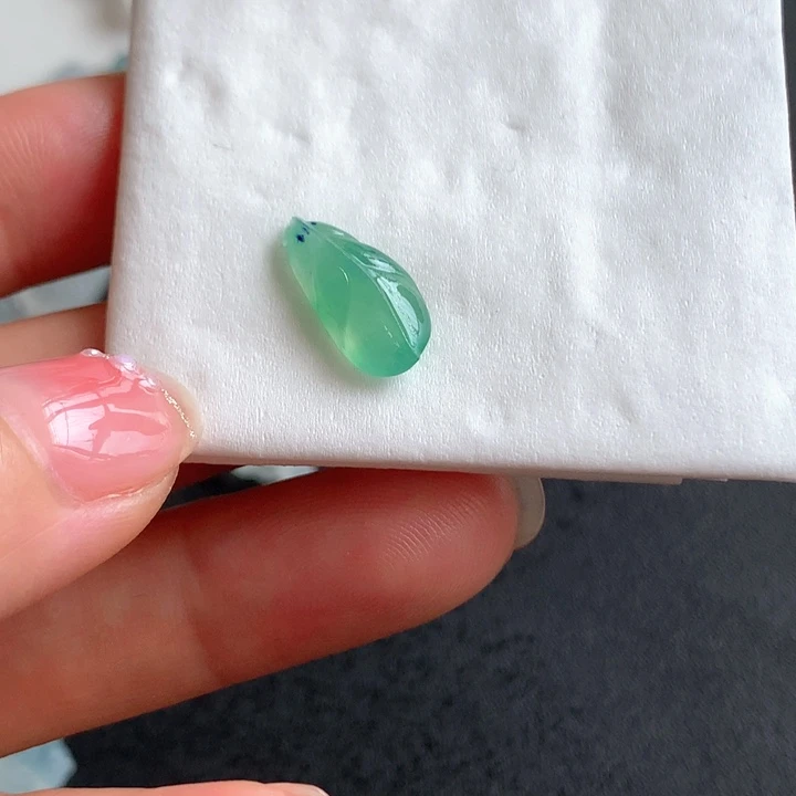 定制翡翠未镶嵌天然翡翠A货冰种叶子